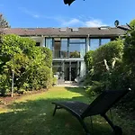 Lofthaus In Der Stadt Mit Garten